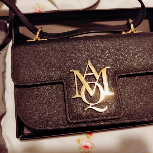 Authentic Alexander McQueen
Insignia
Leather bag - Picture 8 of 8